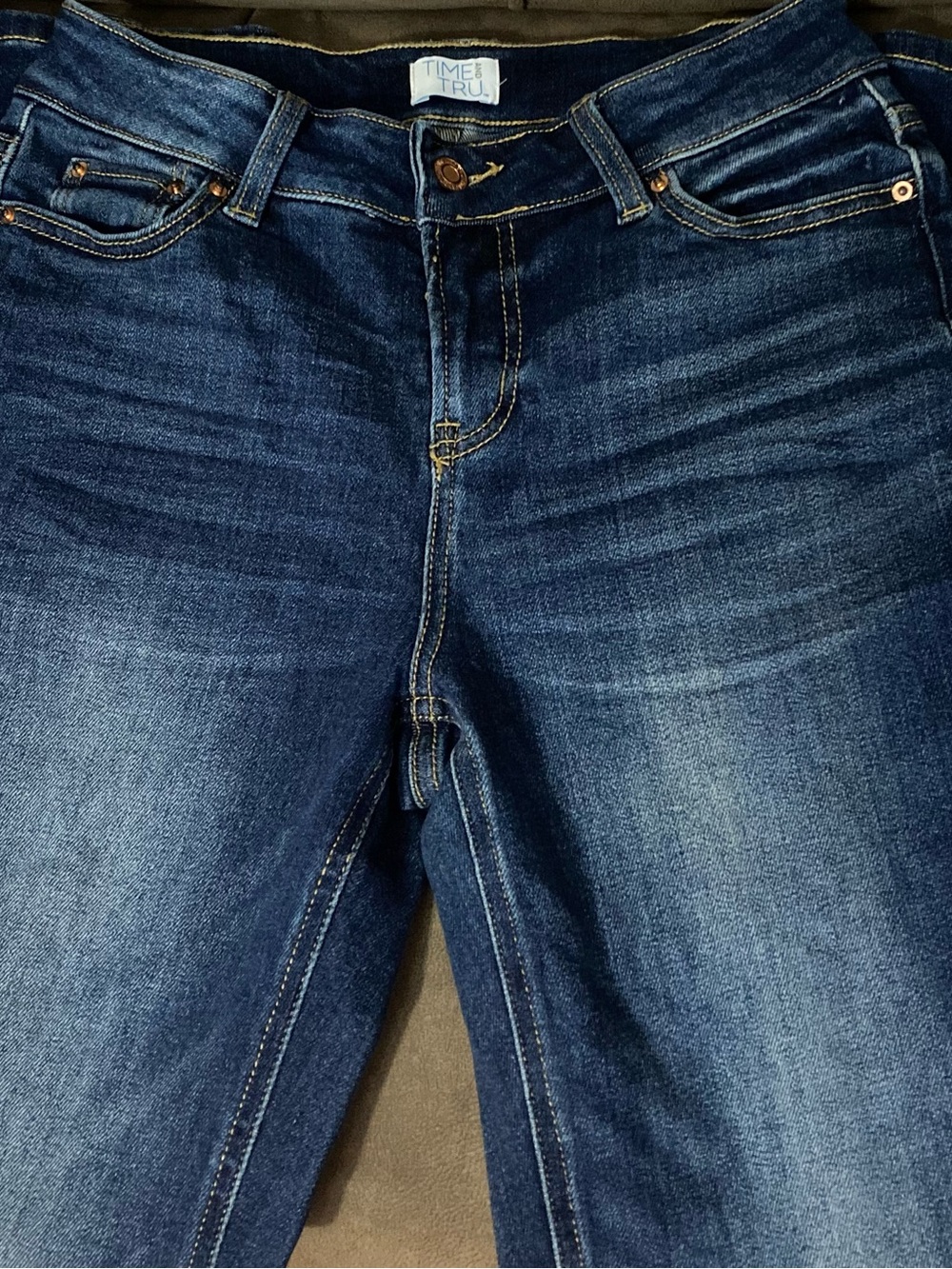 Time and Tru Dark Dark Wash Straight Leg Mid Rise Womens 2 Comfort Stretch